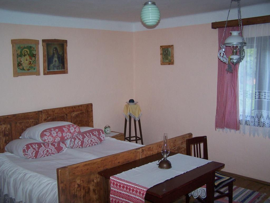 Apartment Eko Etno Selo Stara Kapela, Pavina Kuca Habitación foto