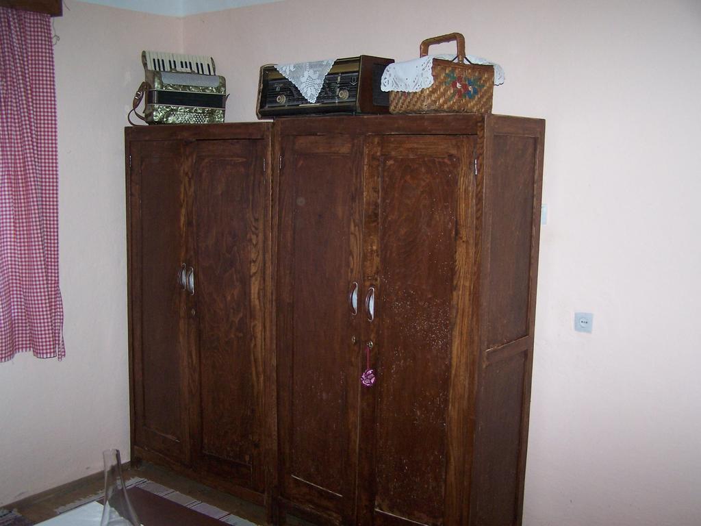 Apartment Eko Etno Selo Stara Kapela, Pavina Kuca Habitación foto